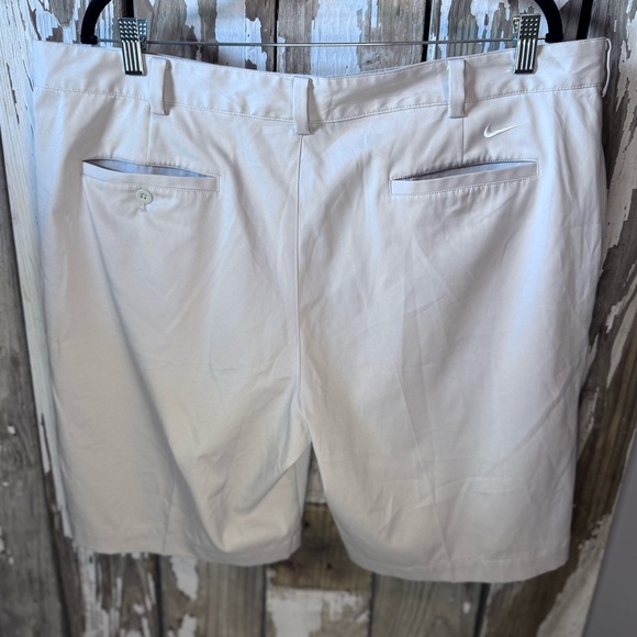 Nike Golf Dri Fit Men’s Size 40 Shorts Light Tan Inseam 10” - Picture 8 of 9
